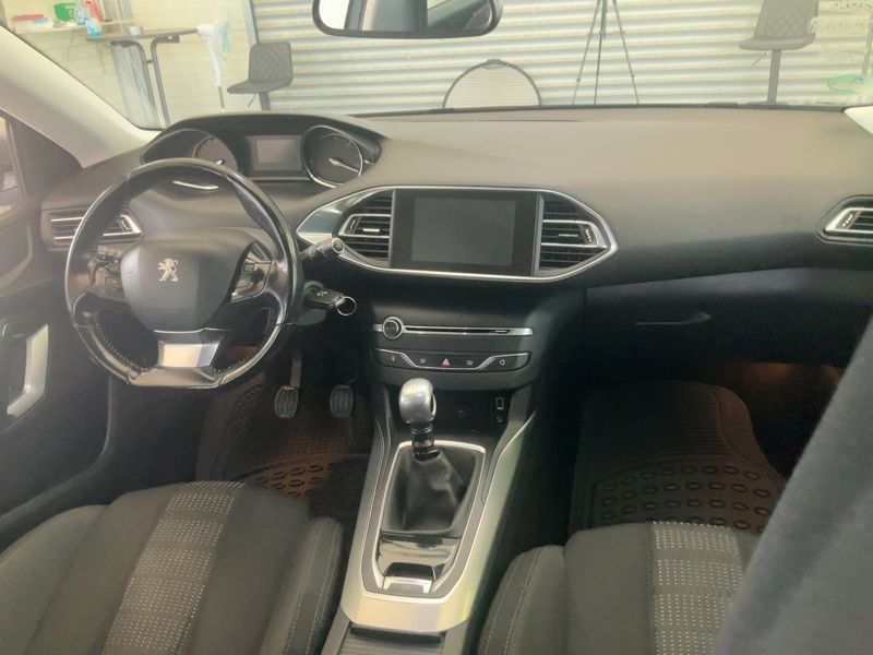 Peugeot 308 1.6 Blue-HDi Allure 2016 – снимка 18