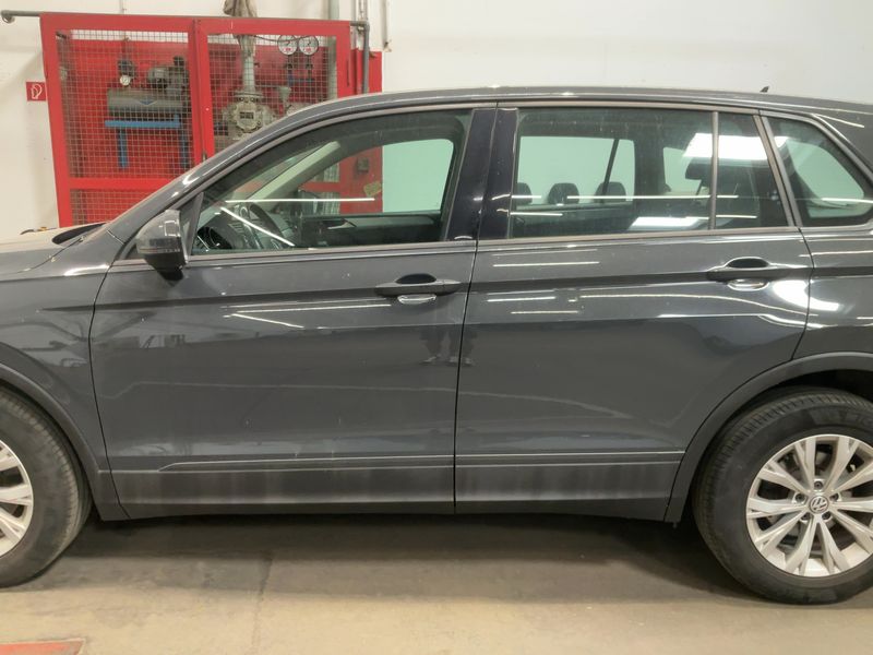 Volkswagen Tiguan 2.0 TDI Trendline 4Motion BlueMotion Tech 2017 – снимка 4