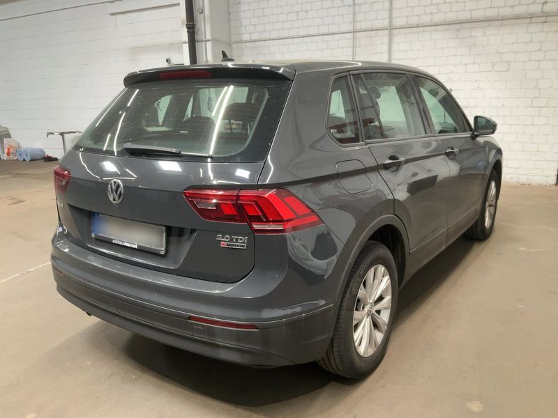 Volkswagen Tiguan 2.0 TDI Trendline 4Motion BlueMotion Tech 2017 – снимка 8