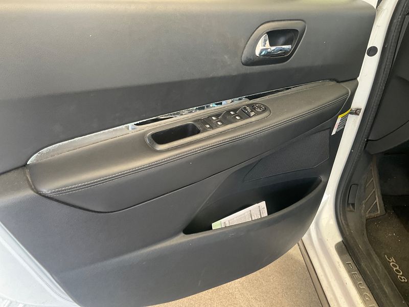 Peugeot 3008 1.6 Blue-HDi Allure 2016 – снимка 27
