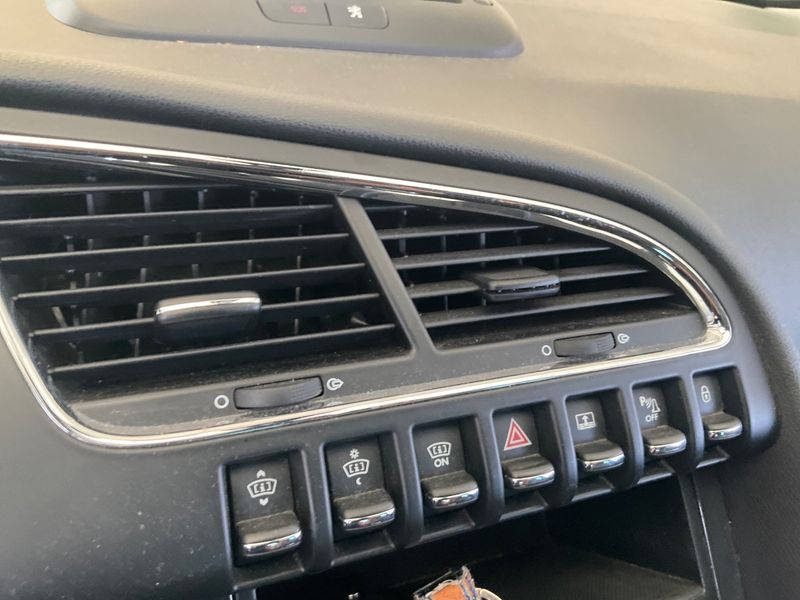 Peugeot 3008 1.6 Blue-HDi Allure 2016 – снимка 30