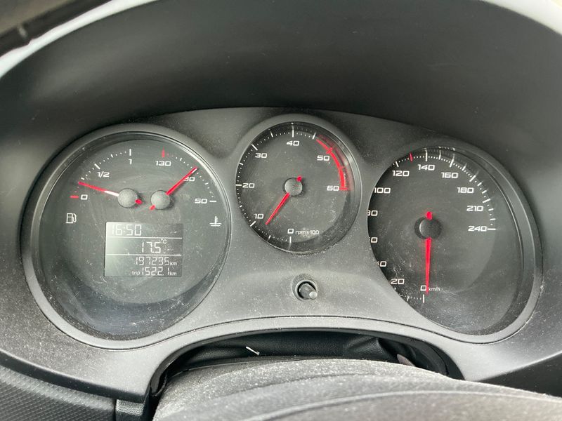 Seat Leon 1.6 TDI Reference 2012 – снимка 4