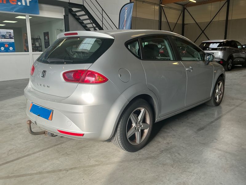 Seat Leon 1.6 TDI Reference 2012 – снимка 2