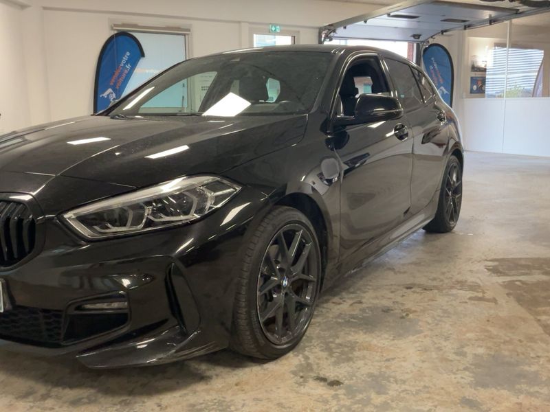 BMW 1er 118i M Sport 2021 – снимка 2