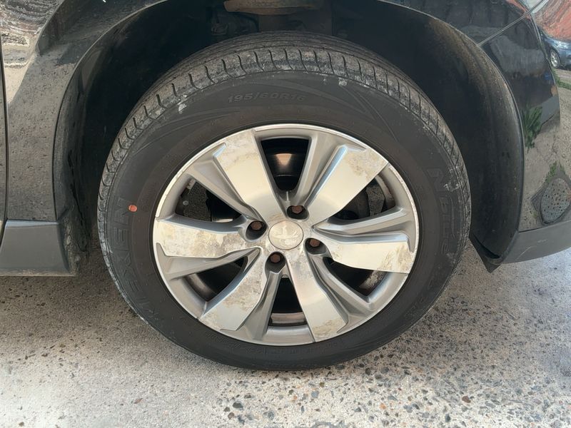 Peugeot 2008 1.6 e-HDi Allure 2013 – снимка 11