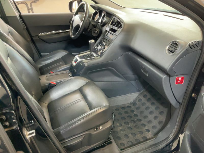 Peugeot 5008 2.0 HDi Premium 2010 – снимка 16
