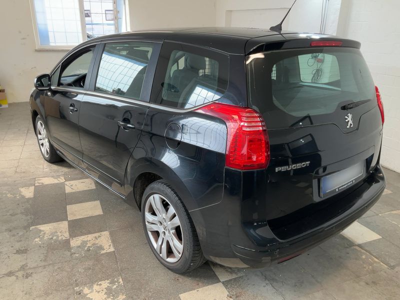 Peugeot 5008 2.0 HDi Premium 2010 – снимка 6