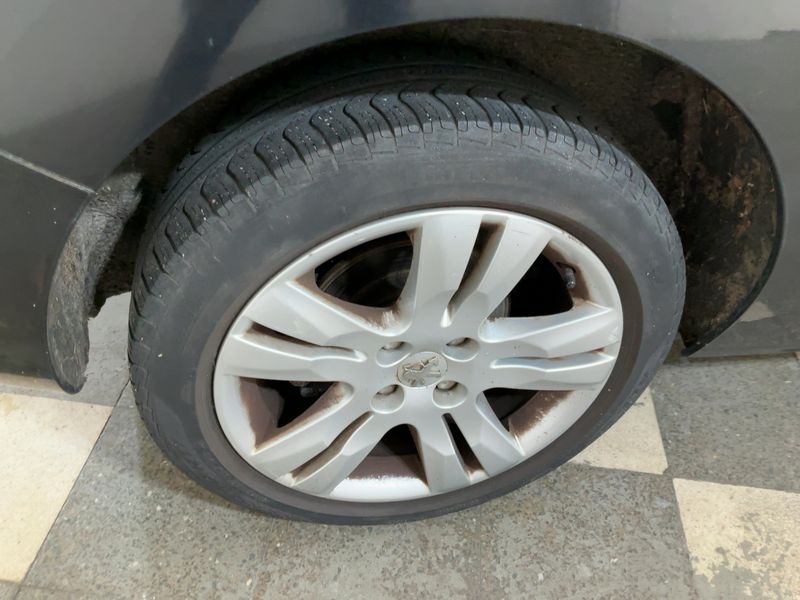 Peugeot 5008 2.0 HDi Premium 2010 – снимка 9