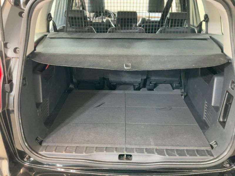 Peugeot 5008 2.0 HDi Premium 2010 – снимка 15