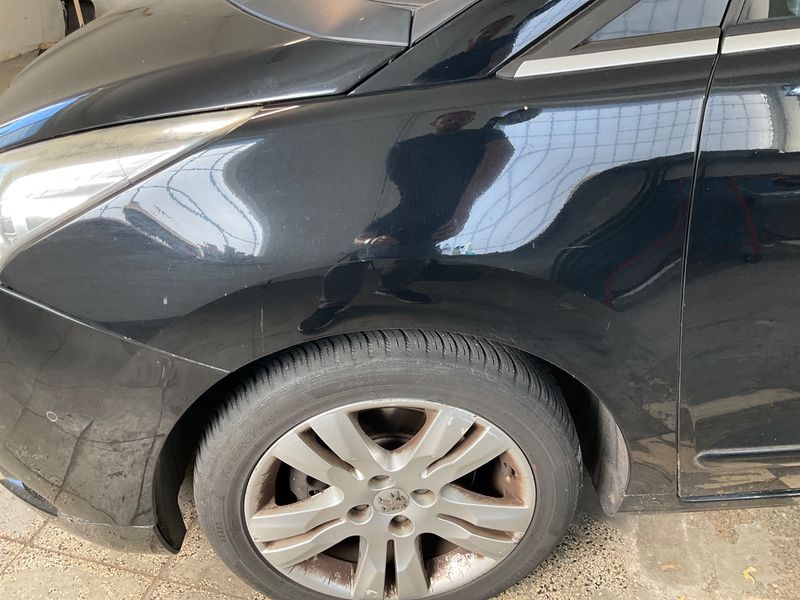 Peugeot 5008 2.0 HDi Premium 2010 – снимка 31