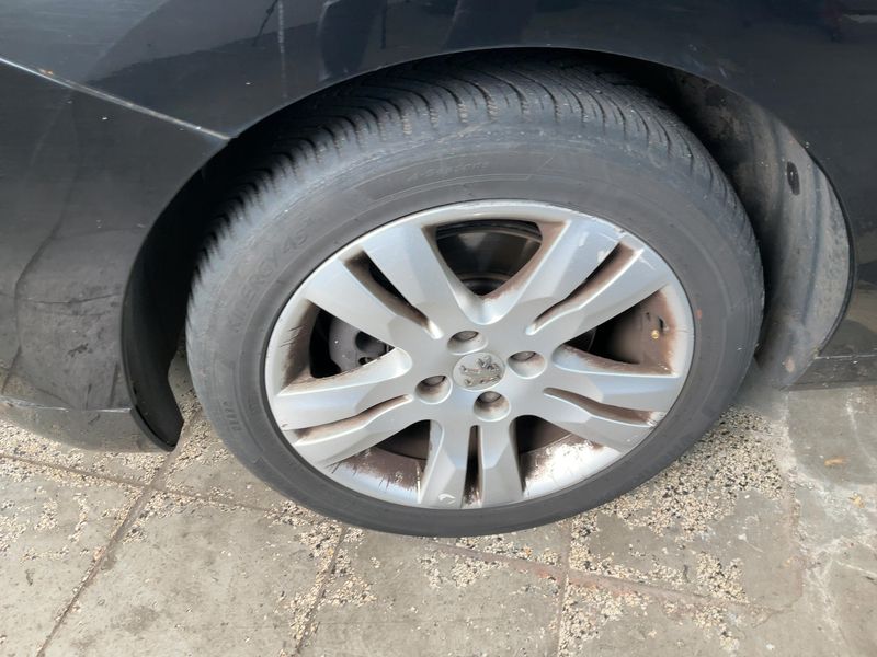 Peugeot 5008 2.0 HDi Premium 2010 – снимка 3