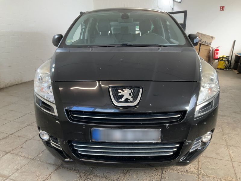 Peugeot 5008 2.0 HDi Premium 2010 – снимка 14