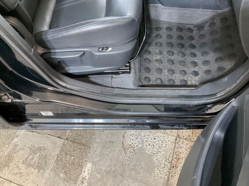 Peugeot 5008 2.0 HDi Premium 2010 – снимка 22