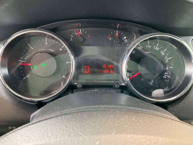 Peugeot 5008 2.0 HDi Premium 2010 – снимка 18