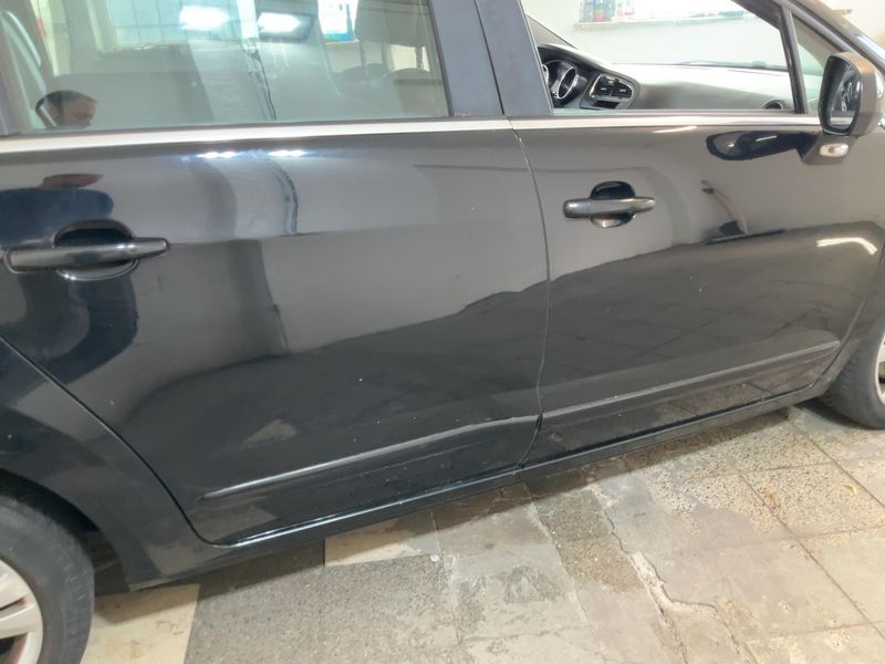 Peugeot 5008 2.0 HDi Premium 2010 – снимка 10