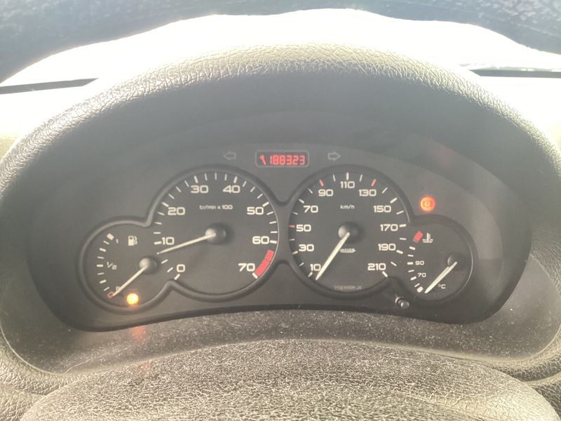 Peugeot 206 1.1 Presence 2000 – снимка 4