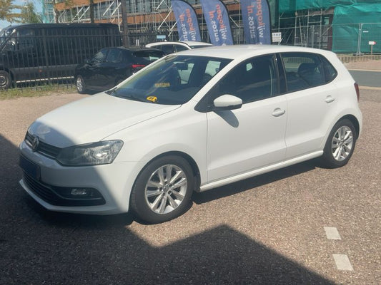 Volkswagen Polo 1.2 TSI Comfortline BlueMotion Tech 2015 – снимка 2