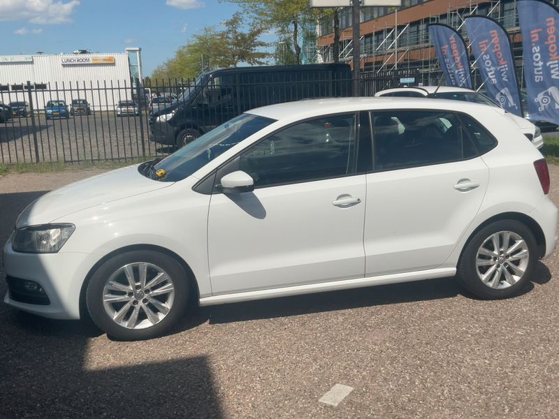 Volkswagen Polo 1.2 TSI Comfortline BlueMotion Tech 2015 – снимка 4