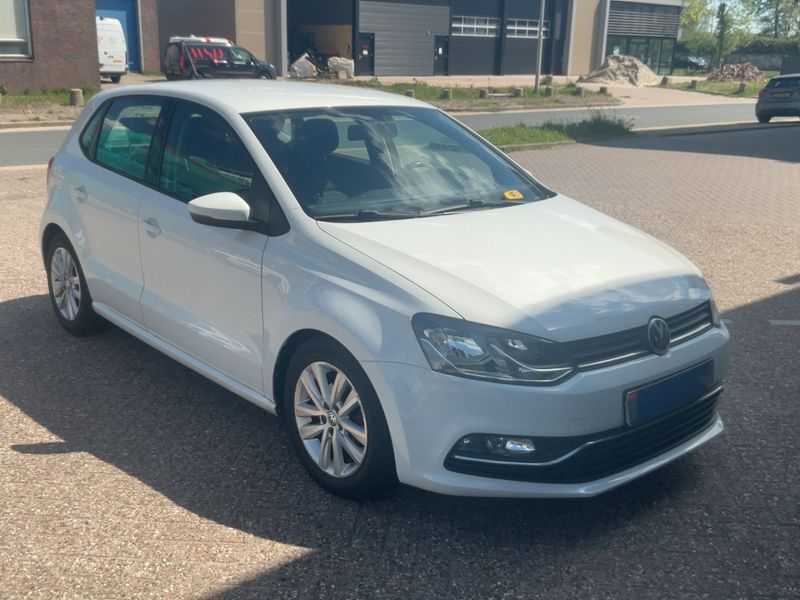 Volkswagen Polo 1.2 TSI Comfortline BlueMotion Tech 2015 – снимка 12
