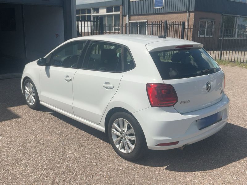 Volkswagen Polo 1.2 TSI Comfortline BlueMotion Tech 2015 – снимка 6