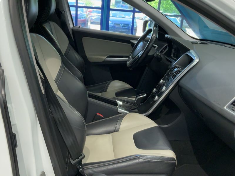 Volvo XC60 2.4 D5 Summum AWD 2014 – снимка 17