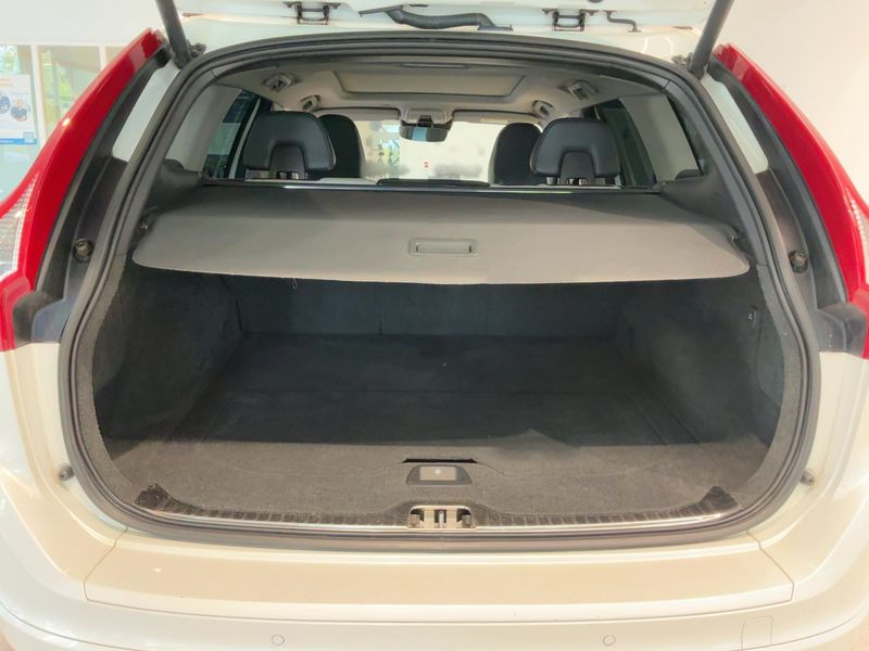 Volvo XC60 2.4 D5 Summum AWD 2014 – снимка 16