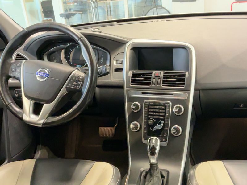 Volvo XC60 2.4 D5 Summum AWD 2014 – снимка 18