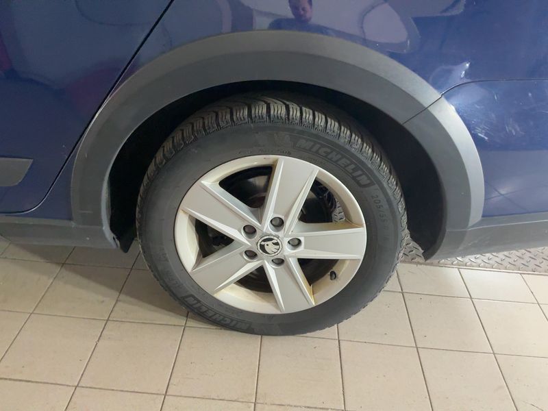 Skoda Octavia 2.0 TDI Scout 4x4 2015 – снимка 5
