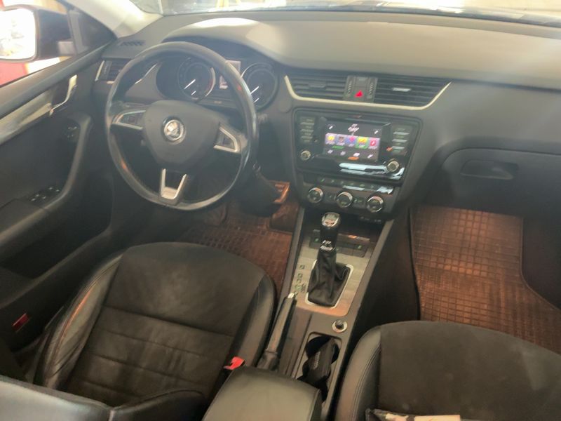 Skoda Octavia 2.0 TDI Scout 4x4 2015 – снимка 18