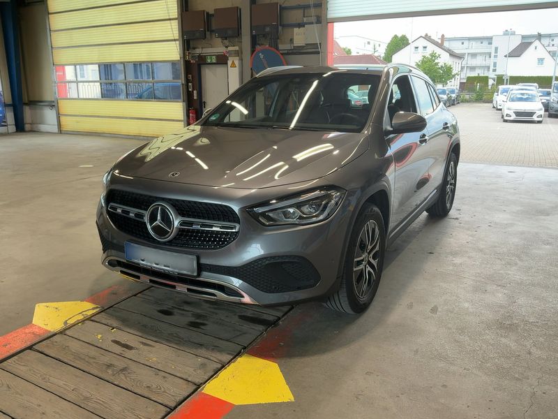 Mercedes-Benz GLA-Klasse GLA 200 Progressive 2021 – снимка 1