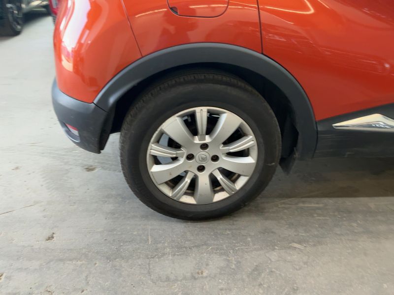 Renault Captur 1.5 dCi Energy Dynamique 2015 – снимка 9