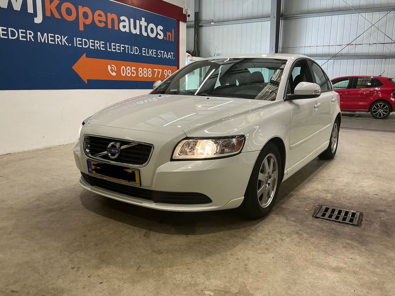 Volvo S40 1.6 DRIVe Kinetic 2012 – снимка 1