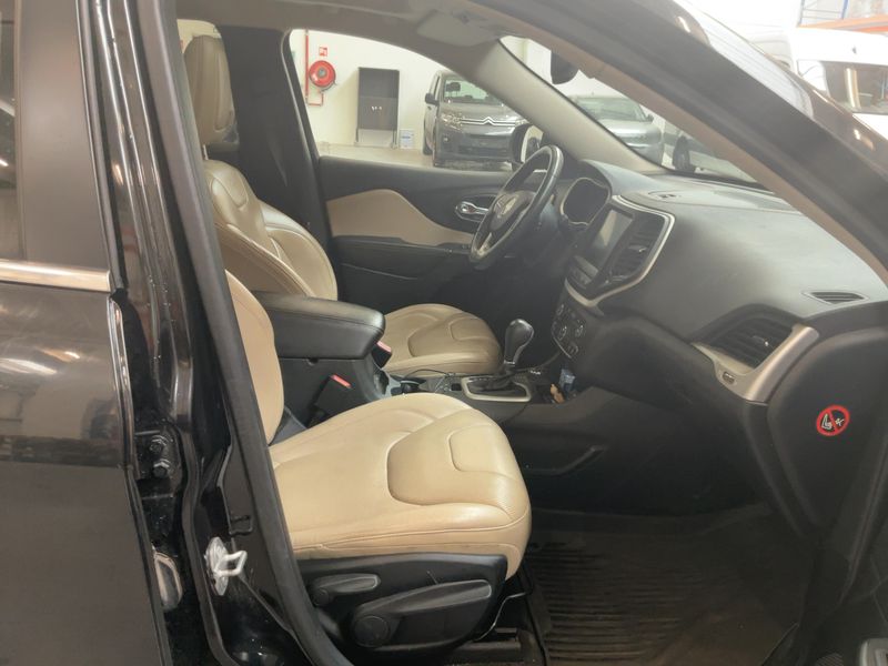 Jeep Cherokee 2.2 M-Jet Limited 4WD 2016 – снимка 16