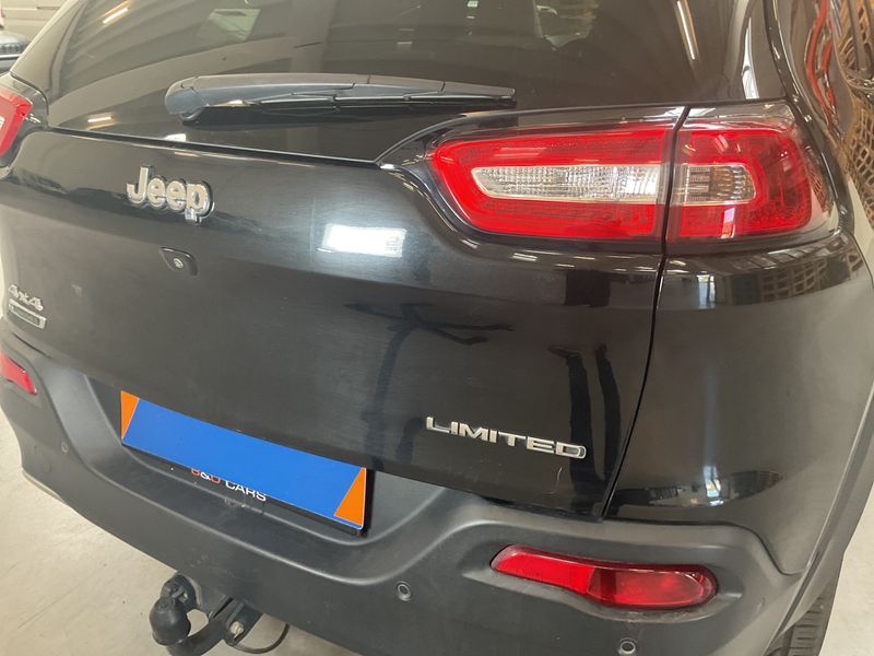 Jeep Cherokee 2.2 M-Jet Limited 4WD 2016 – снимка 42