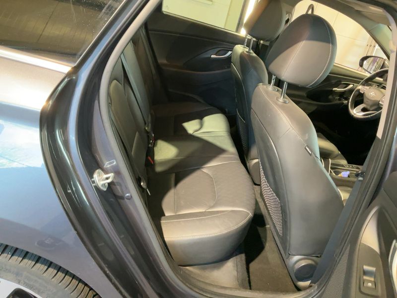 Hyundai i30 1.6 CRDi Premium 2019 – снимка 20
