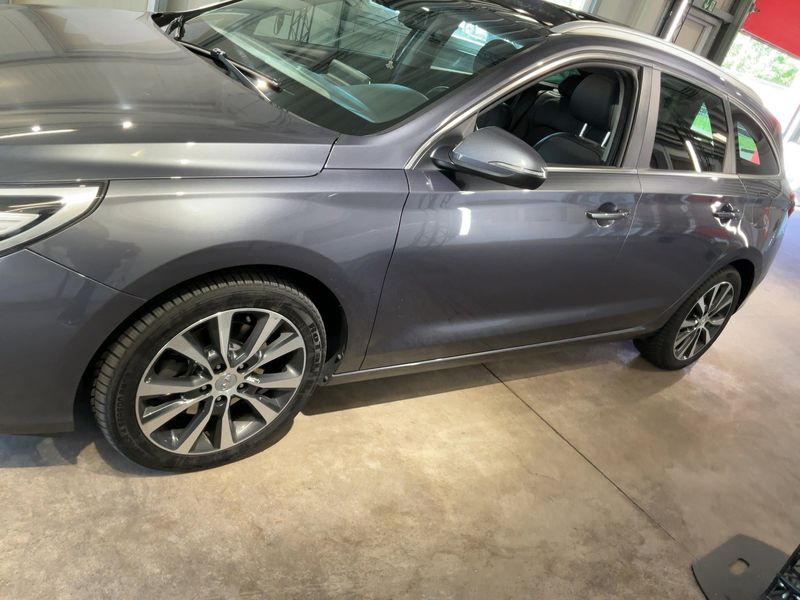 Hyundai i30 1.6 CRDi Premium 2019 – снимка 2
