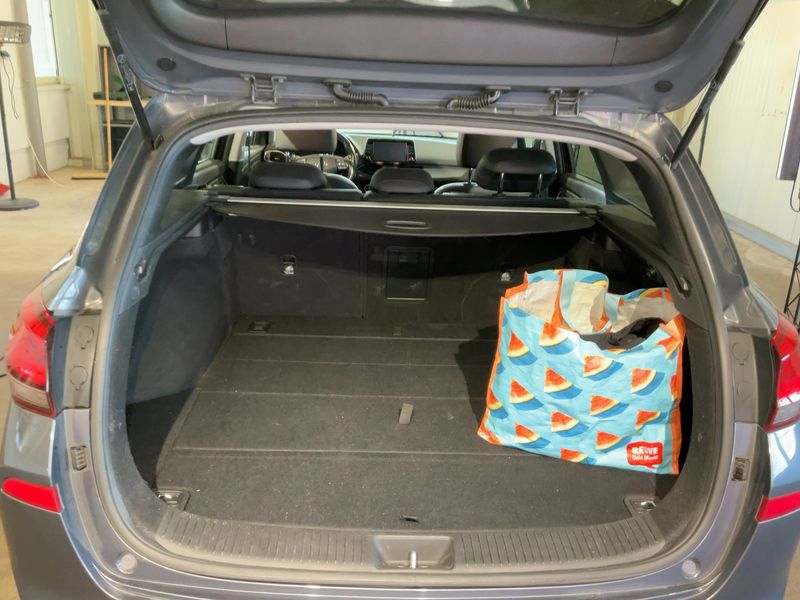 Hyundai i30 1.6 CRDi Premium 2019 – снимка 16