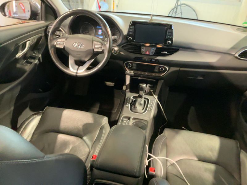 Hyundai i30 1.6 CRDi Premium 2019 – снимка 18