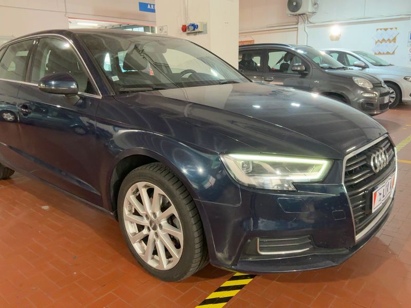 Audi A3 Sportback 1.6 TDI Design 2018 – снимка на щета 12