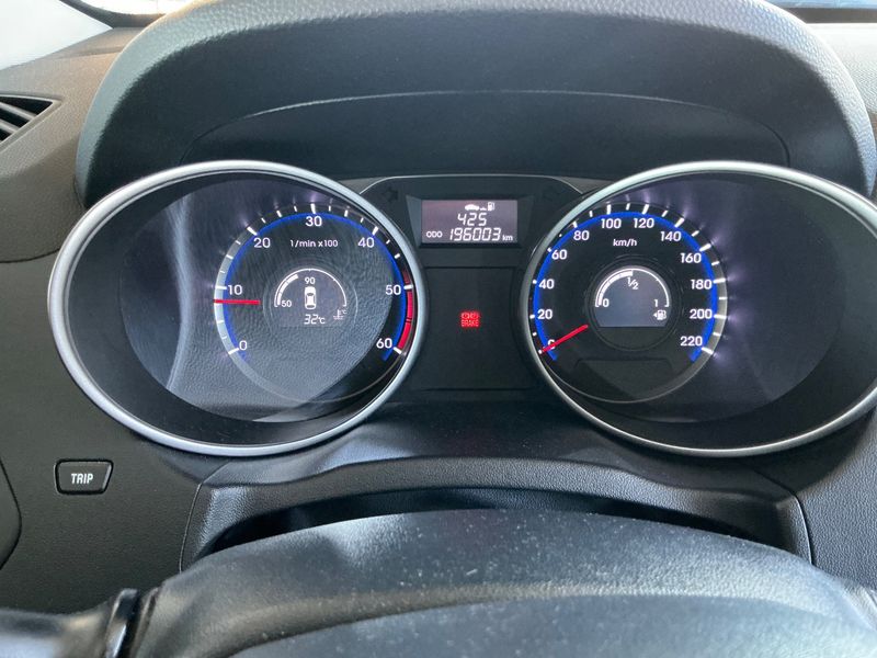 Hyundai ix35 1.7 CRDi Comfort 2WD 2011 – снимка 18