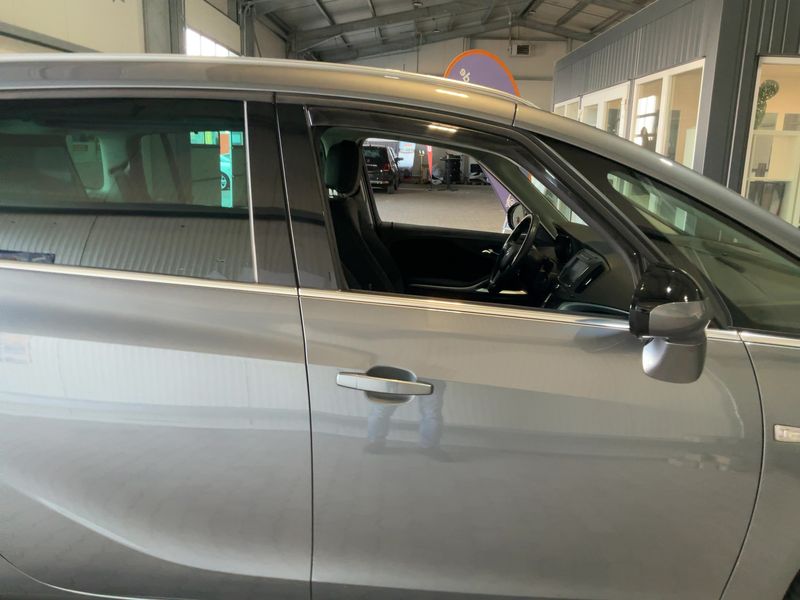 Opel Zafira Tourer 2.0 CDTI Innovation 2019 – снимка 10