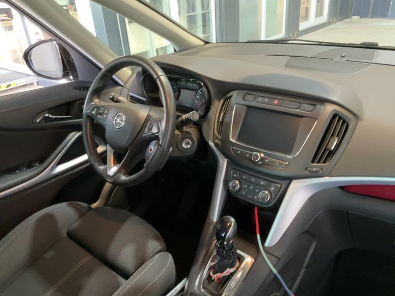 Opel Zafira Tourer 2.0 CDTI Innovation 2019 – снимка 18