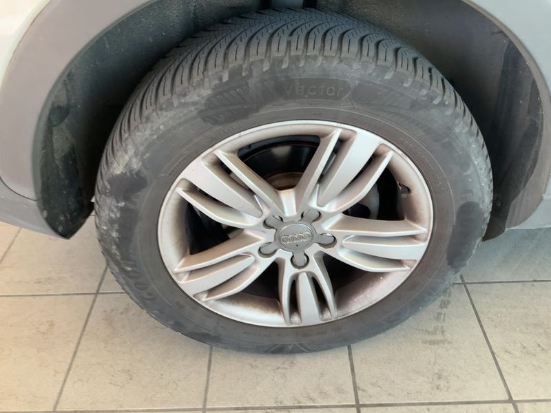 Audi Q3 2.0 TDI quattro 2013 – снимка 9