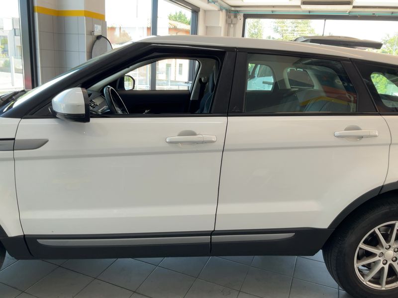 Land Rover Evoque 2.2 Td4 Pure 2014 – снимка 4