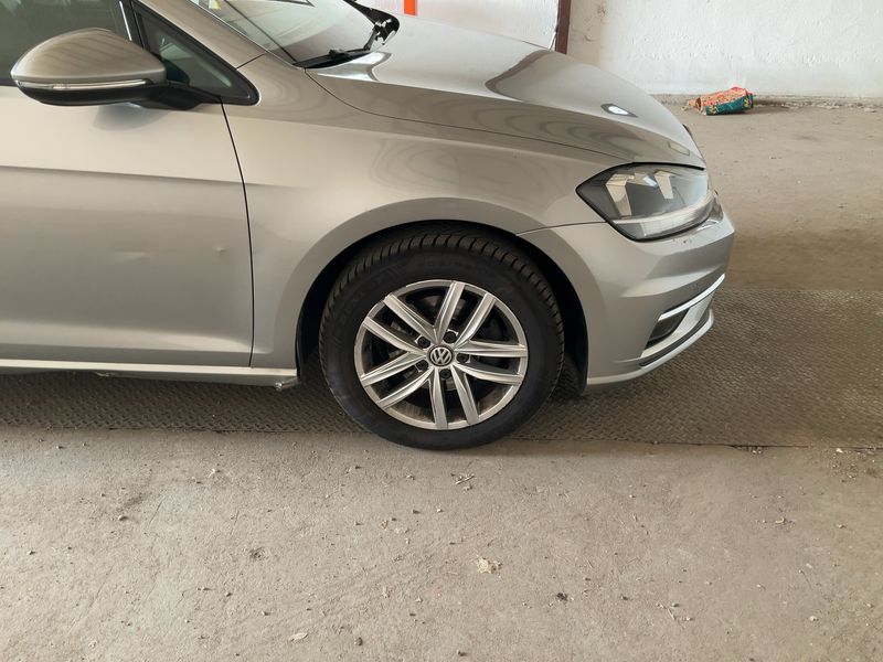 Volkswagen Golf VII 1.6 TDI Business BlueMotion Tech 2017 – снимка 11