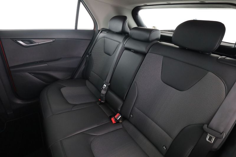 Kia Niro 1.6 Plug-in Hybrid Drive 2023 – снимка 19