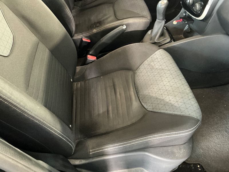 Renault Clio 0.9 Energy Dynamique 2013 – снимка 26