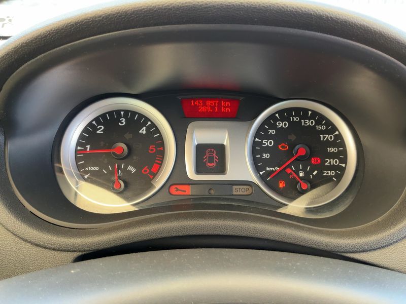 Renault Clio 1.5 dCi Expression 2011 – снимка 18