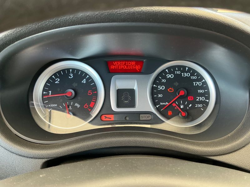 Renault Clio 1.5 dCi Expression 2011 – снимка 27