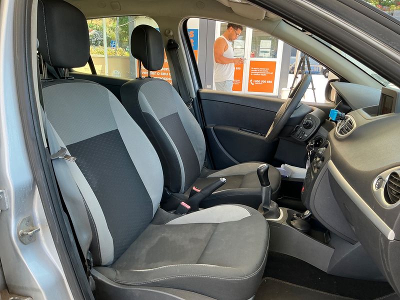 Renault Clio 1.5 dCi Expression 2011 – снимка 16